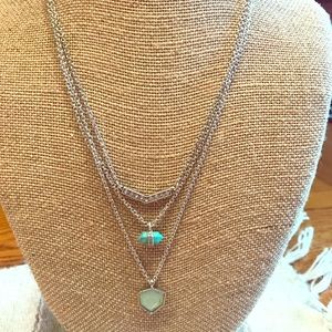 Chloe & Isabel Mo’rea necklace